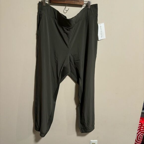 NWT Athleta Brooklyn Ankle Pant/Jogger Featherweight Fabric Olive Green- Size 18 - Picture 4 of 10